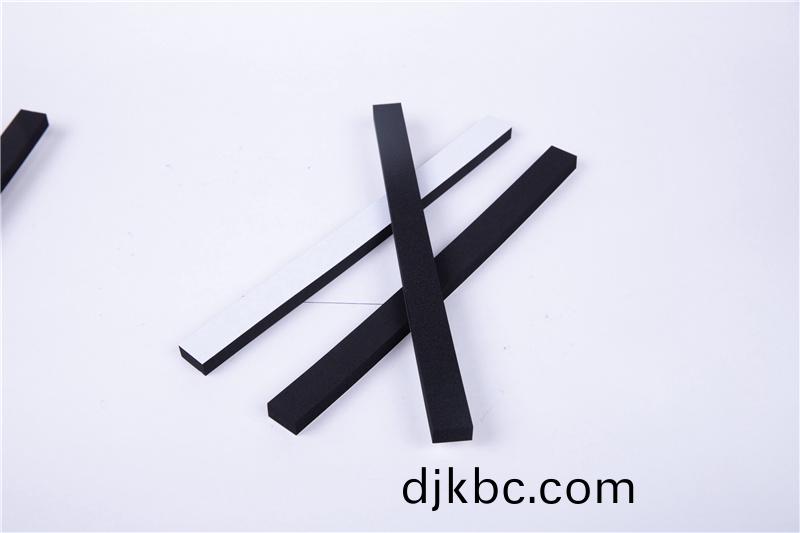 CR減震保(bao)溫條